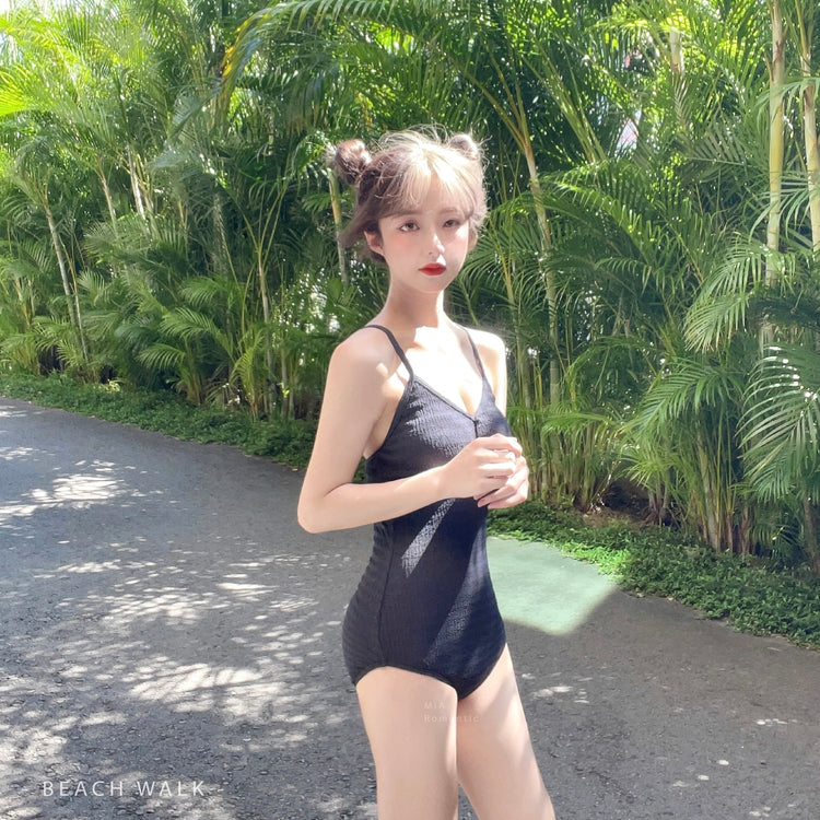 【 海灘漫步 】